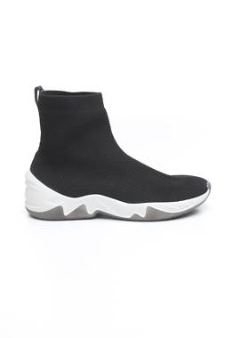Αθλητικά παπούτσια Bershka1 - Contourshop.gr Αθλητικά παπούτσια Bershka1