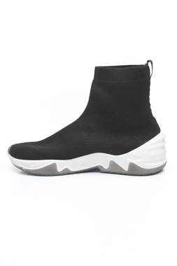 Αθλητικά παπούτσια Bershka2 - Contourshop.gr Αθλητικά παπούτσια Bershka2