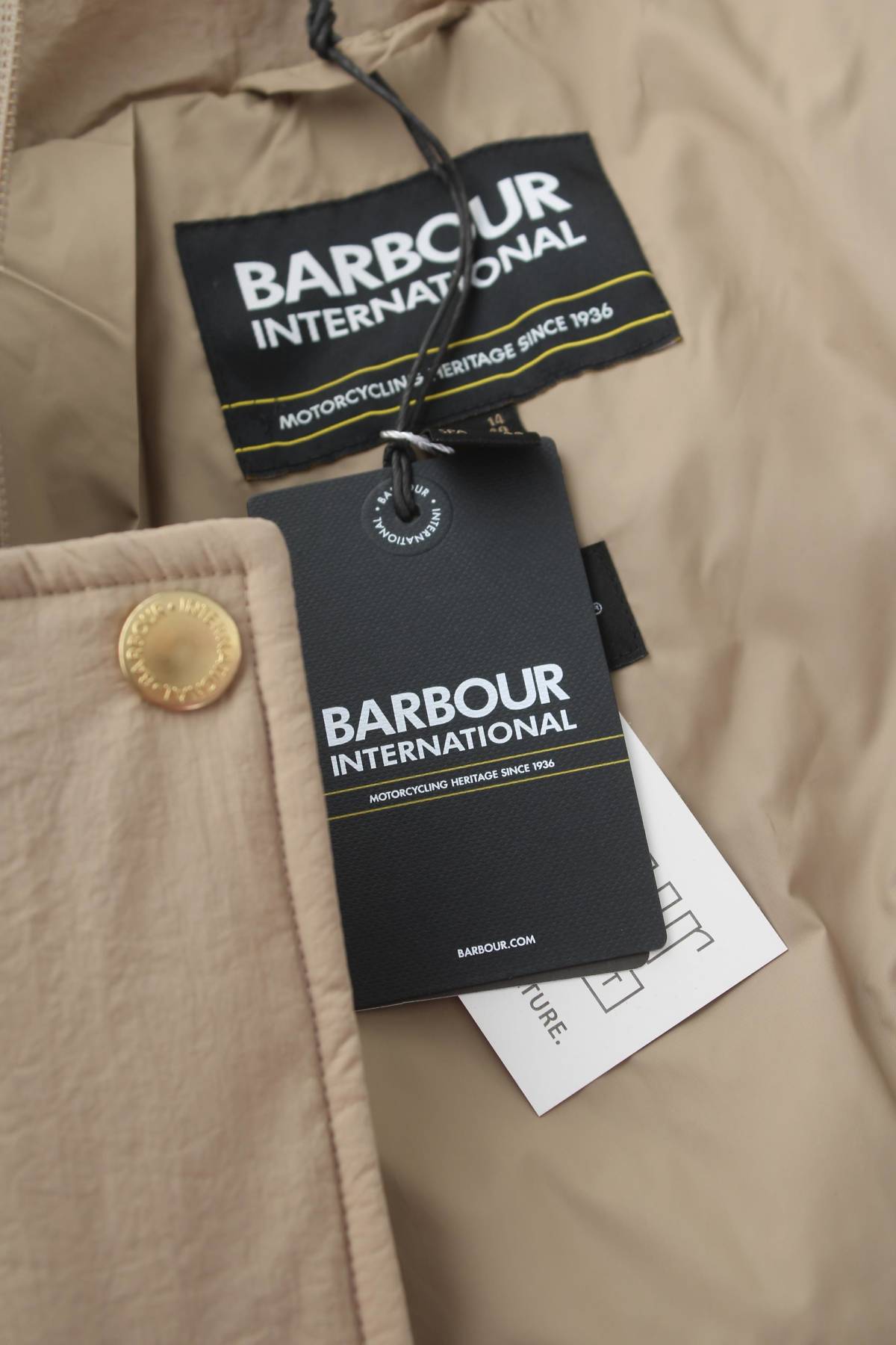 Дамско яке Barbour4 - Contour.bg Дамско яке Barbour4