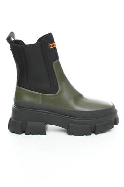 Дамски боти Steve Madden1