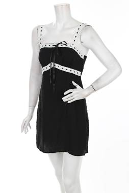 Φορέματα Boohoo1