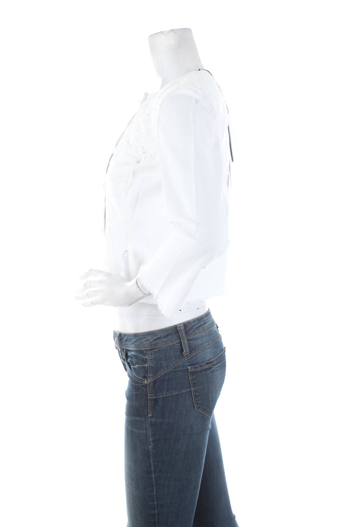 Дамско яке Guess3