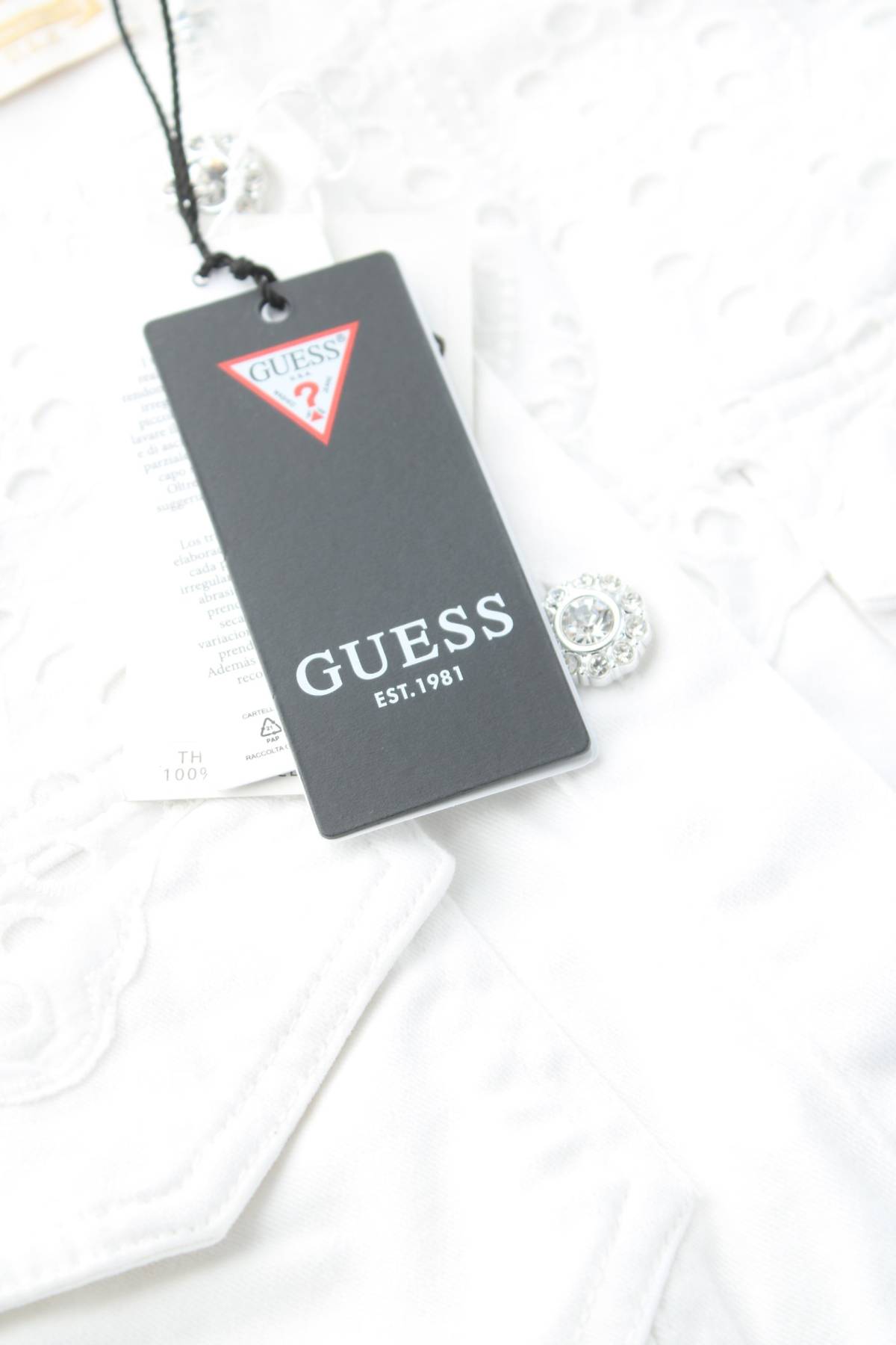 Дамско яке Guess4