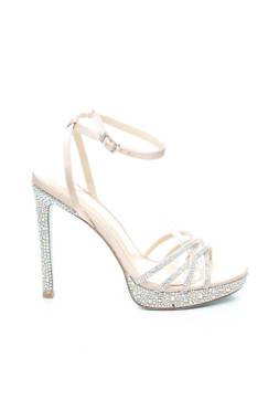 Сандали Betsey Johnson1
