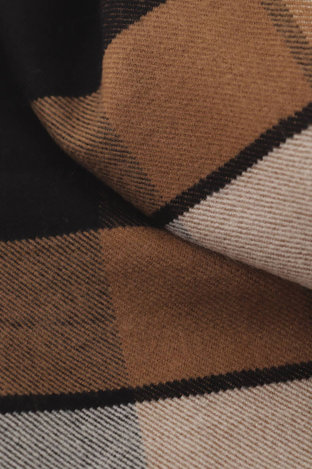 Шал S.Oliver2 - Contour.bg Шал S.Oliver2