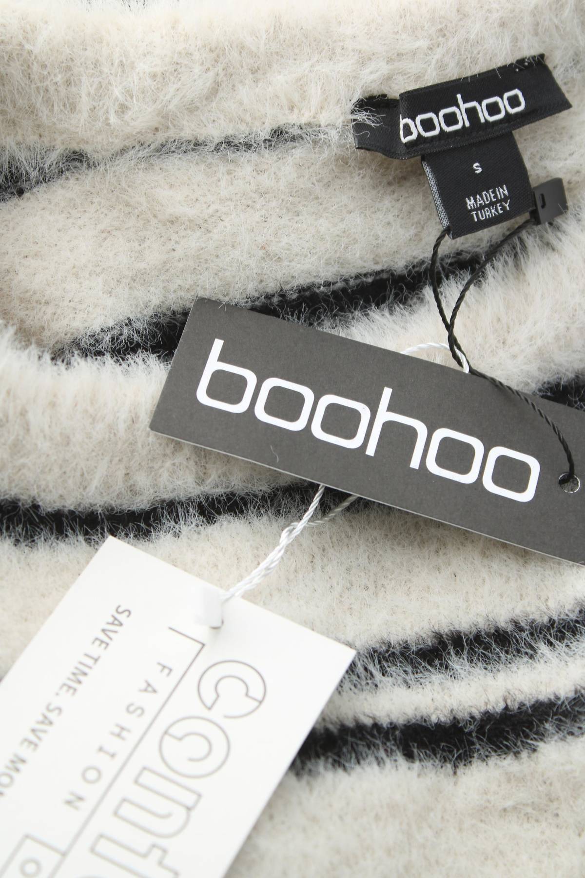 Рокля Boohoo3