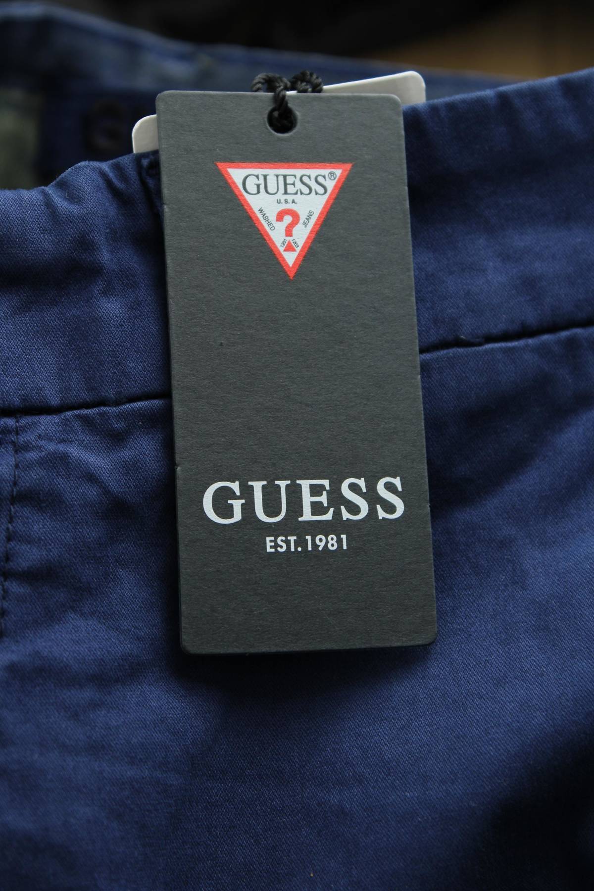 Мъжки панталон Guess3