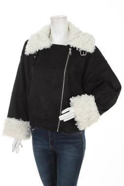 Дамско яке Boohoo1