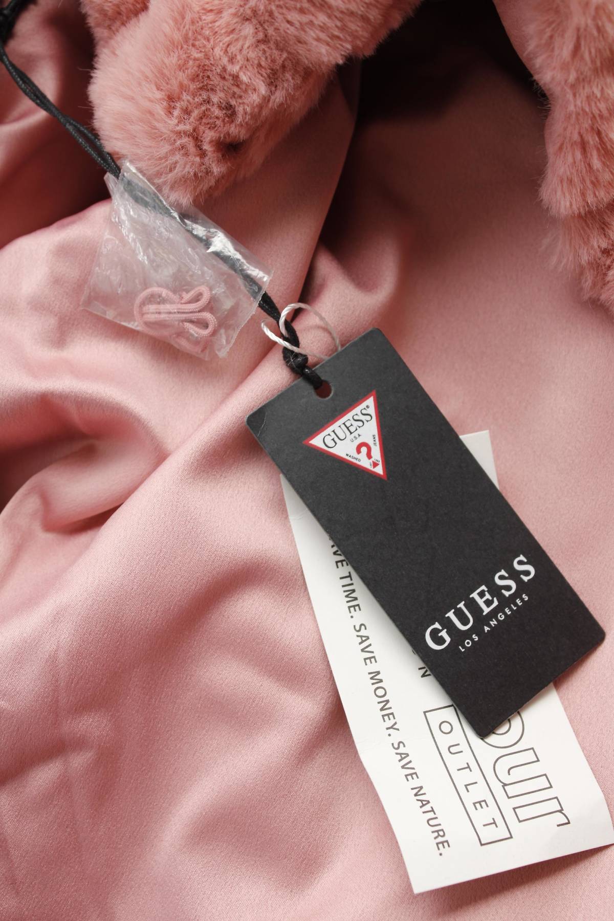 Дамско палто Guess4 - Contour.bg Дамско палто Guess4