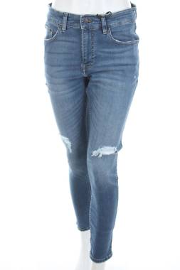 Γυναικεία τζιν Pull & Bear1