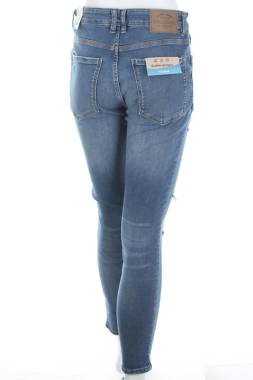 Γυναικεία τζιν Pull & Bear2