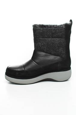 Γυναικείες μπότες Clarks2