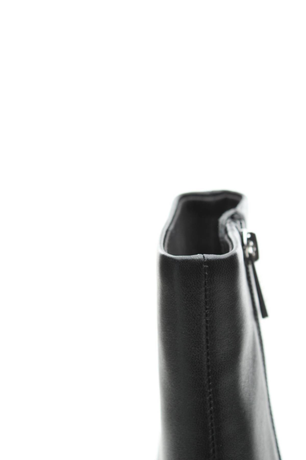 Γυναικεία μποτάκια Steve Madden4