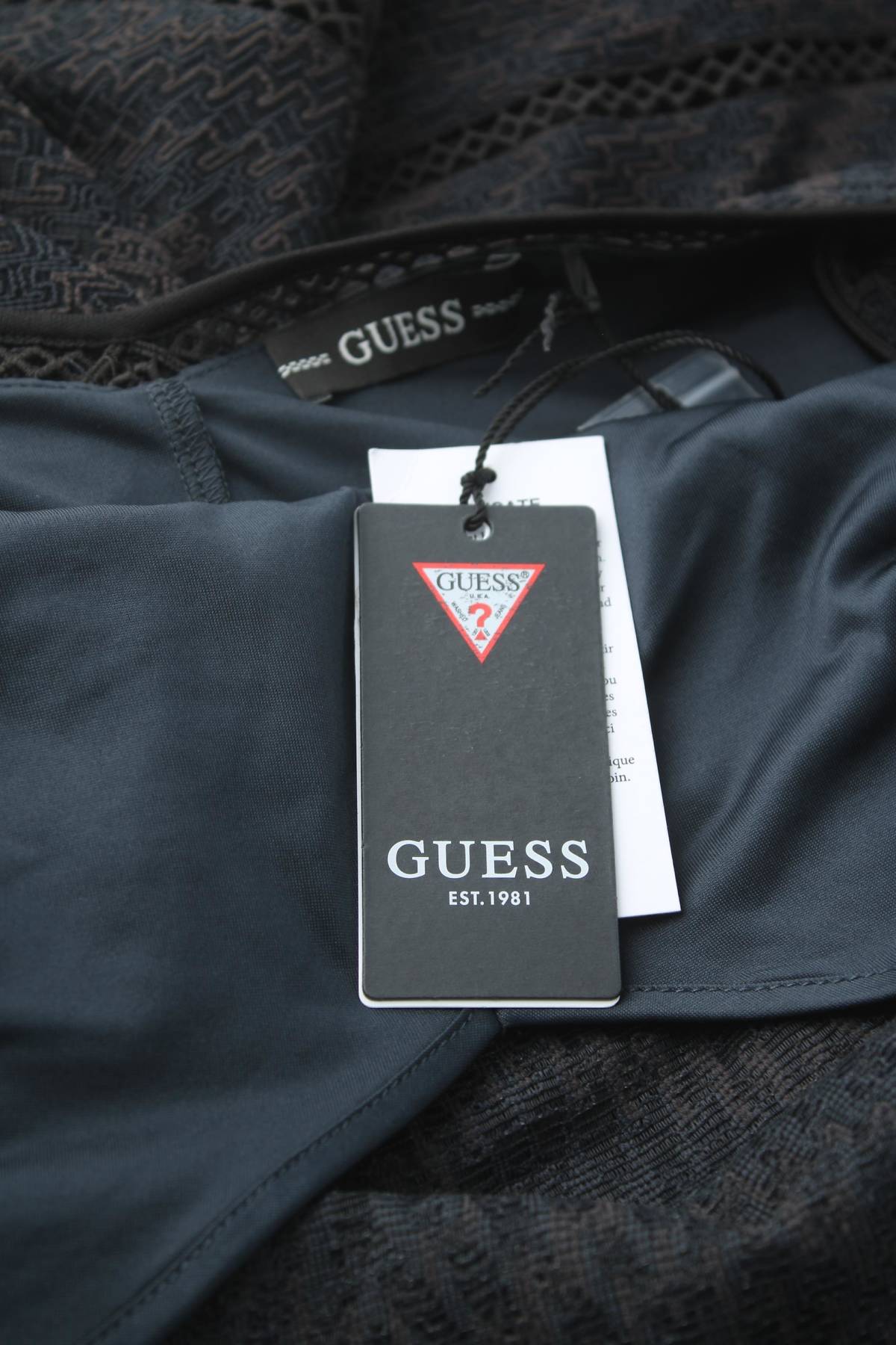 Φορέματα Guess3