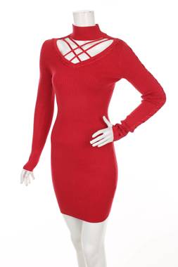 Рокля Guess1