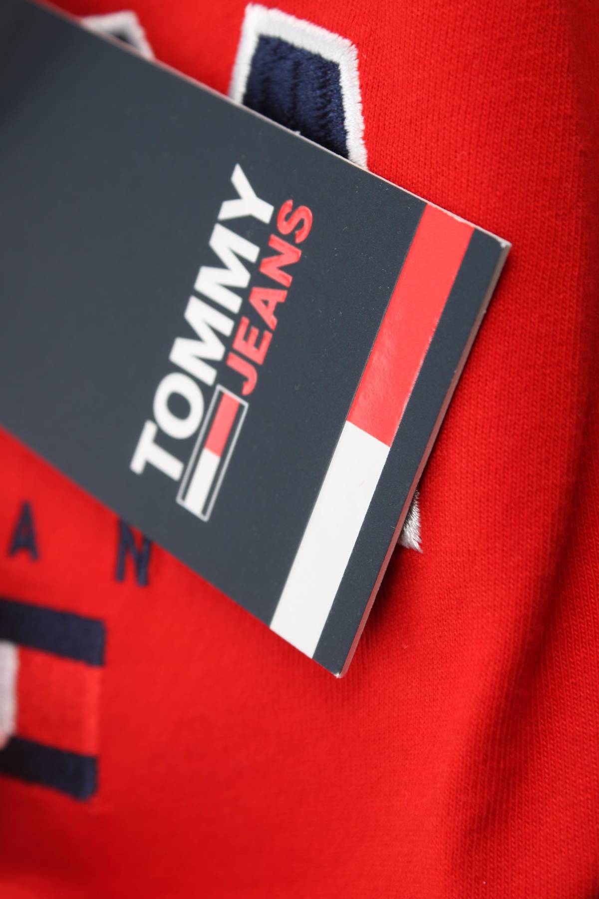 Γυναικεία μπλούζα Tommy Jeans3 - Contourshop.gr Γυναικεία μπλούζα Tommy Jeans3