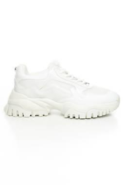 Αθλητικά παπούτσια Steve Madden1