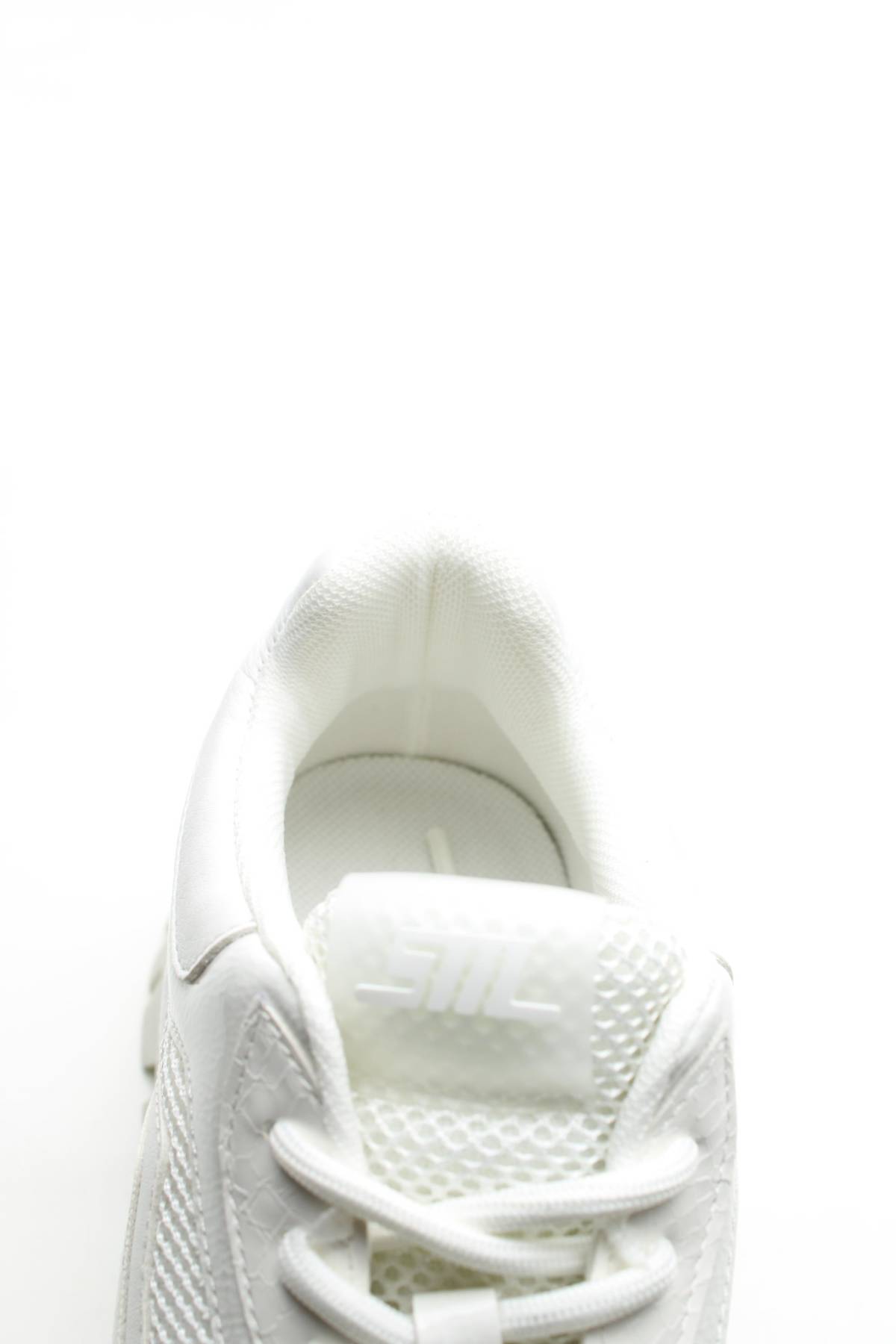 Αθλητικά παπούτσια Steve Madden5 - Contourshop.gr Αθλητικά παπούτσια Steve Madden5