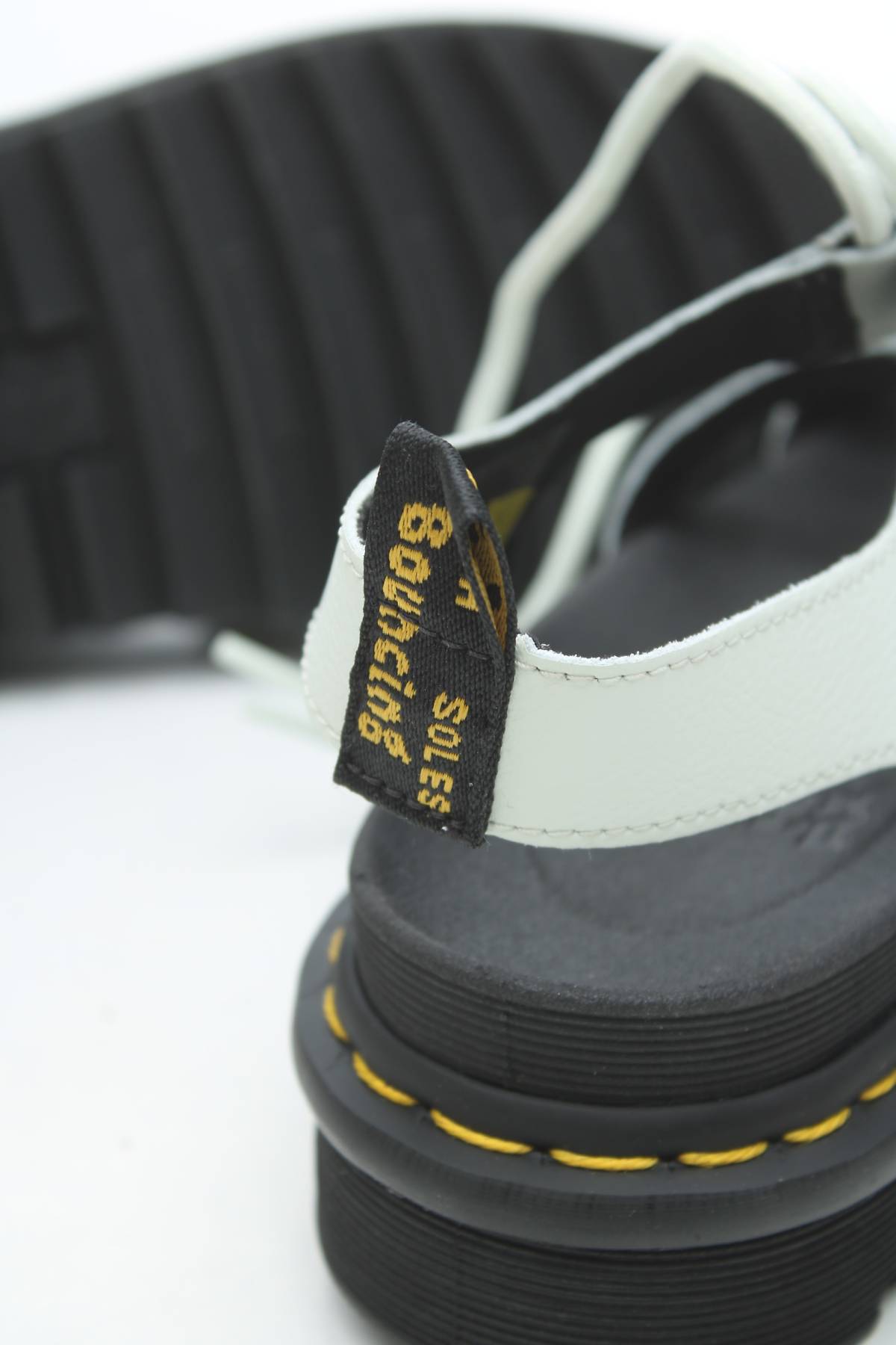 Сандали Dr. Martens5