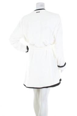 Γυναικείο μπουρνούζι Twinset2