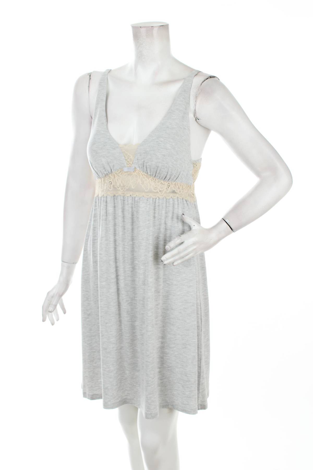 Дамска нощница Triumph1