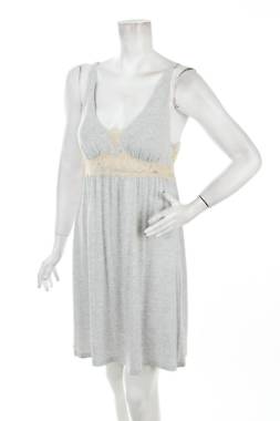 Дамска нощница Triumph1