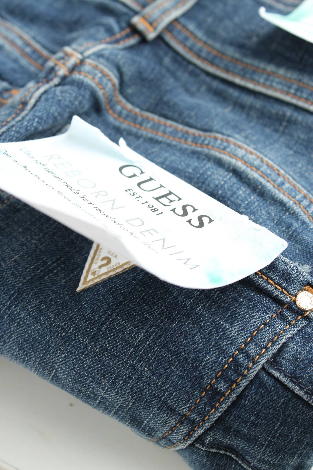 Γυναικεία τζιν Guess2