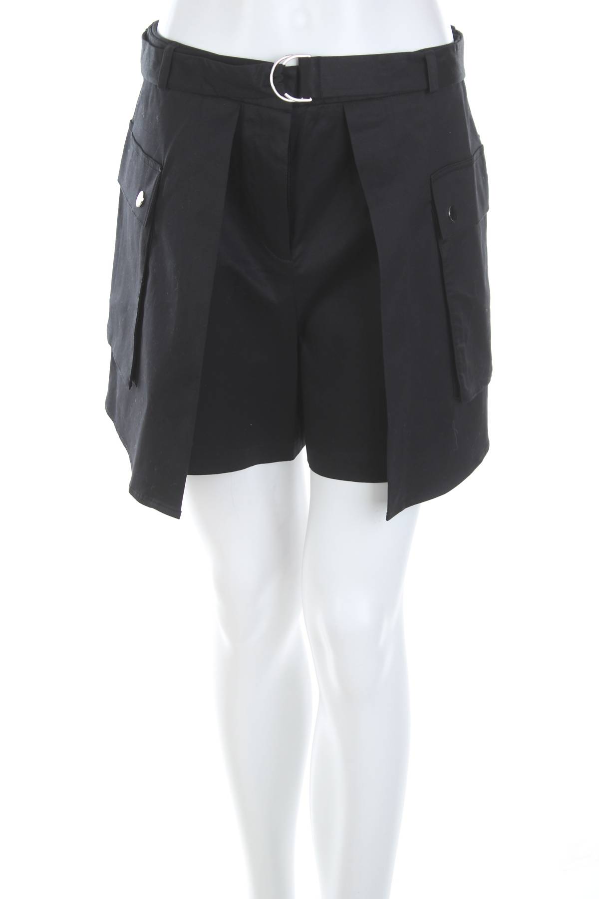 Дамски къс панталон Vero Moda1