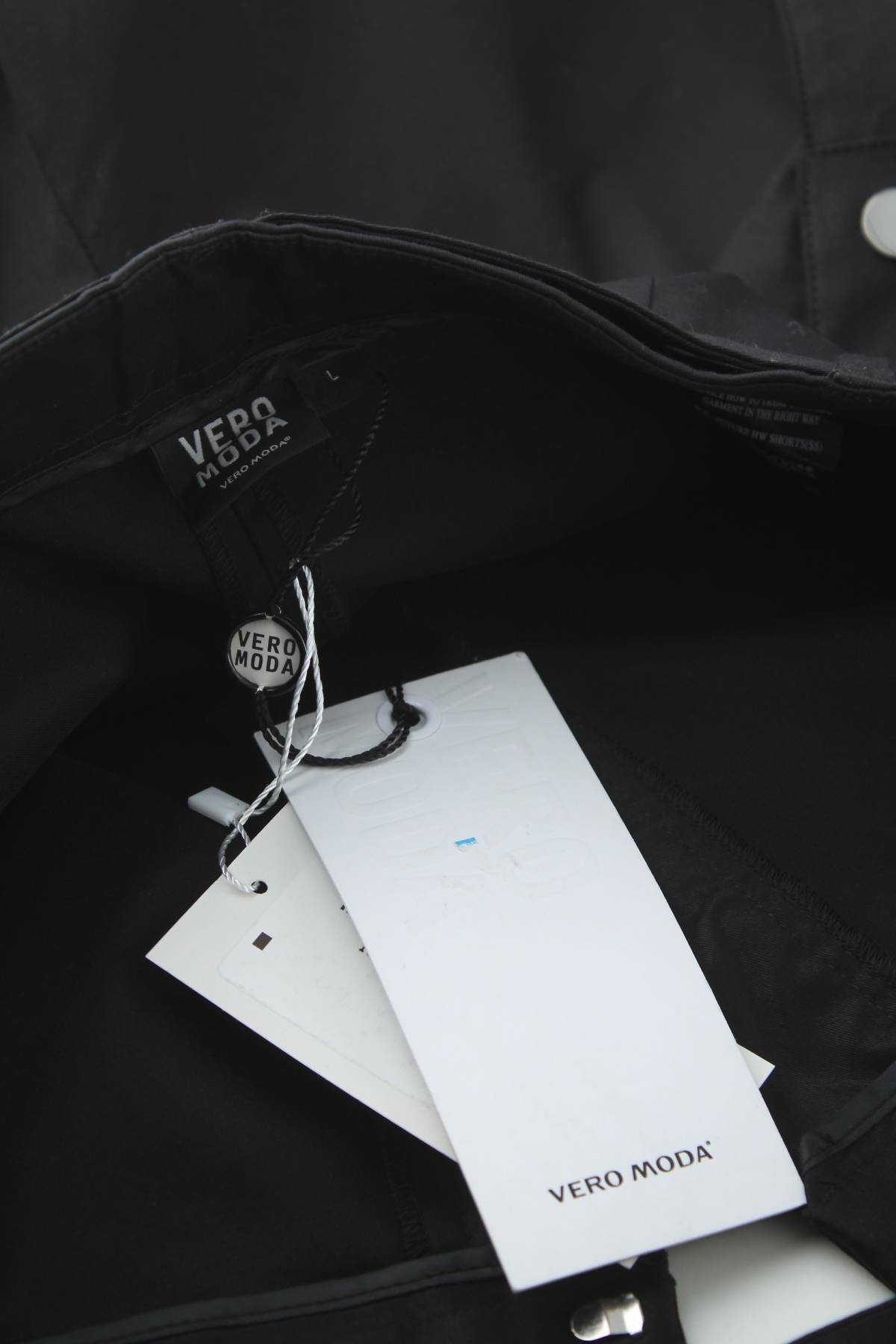 Дамски къс панталон Vero Moda3