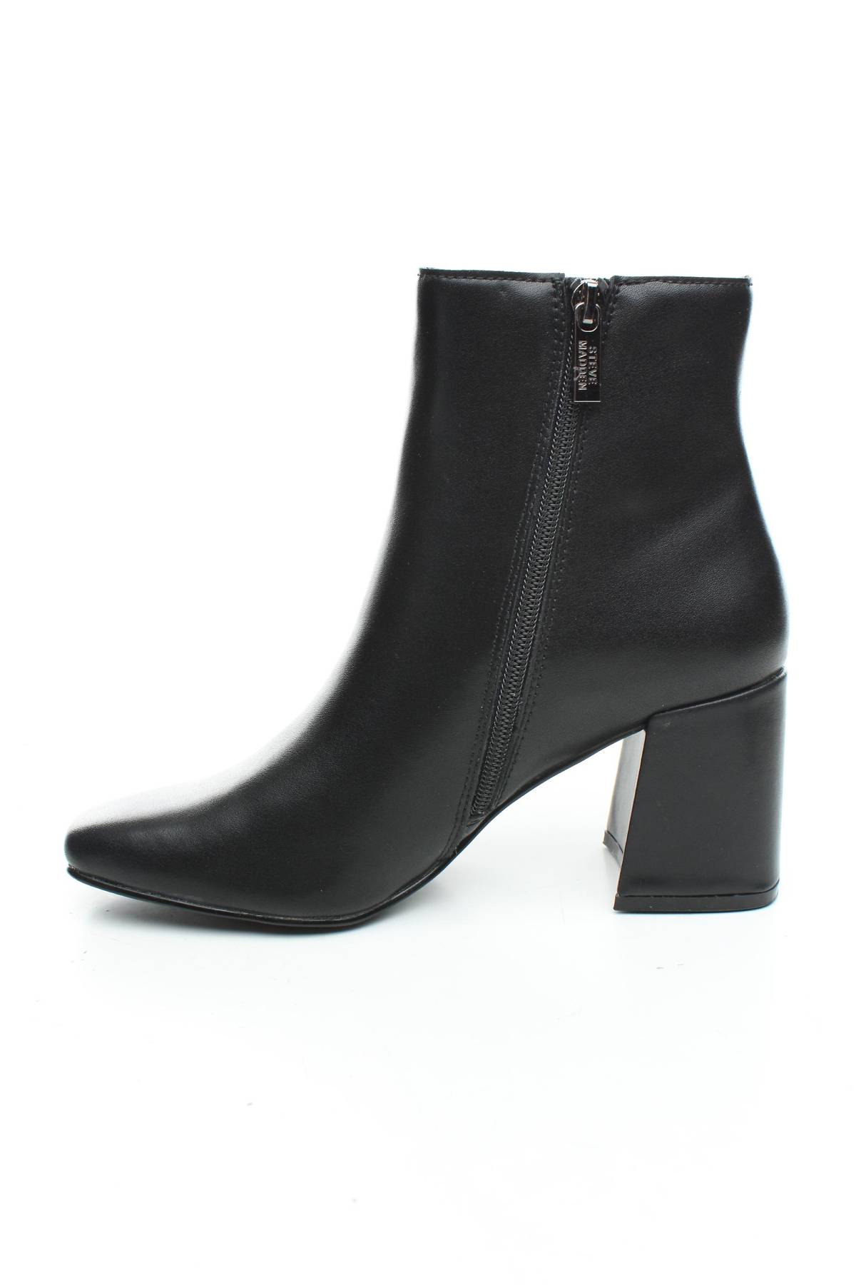 Γυναικεία μποτάκια Steve Madden2