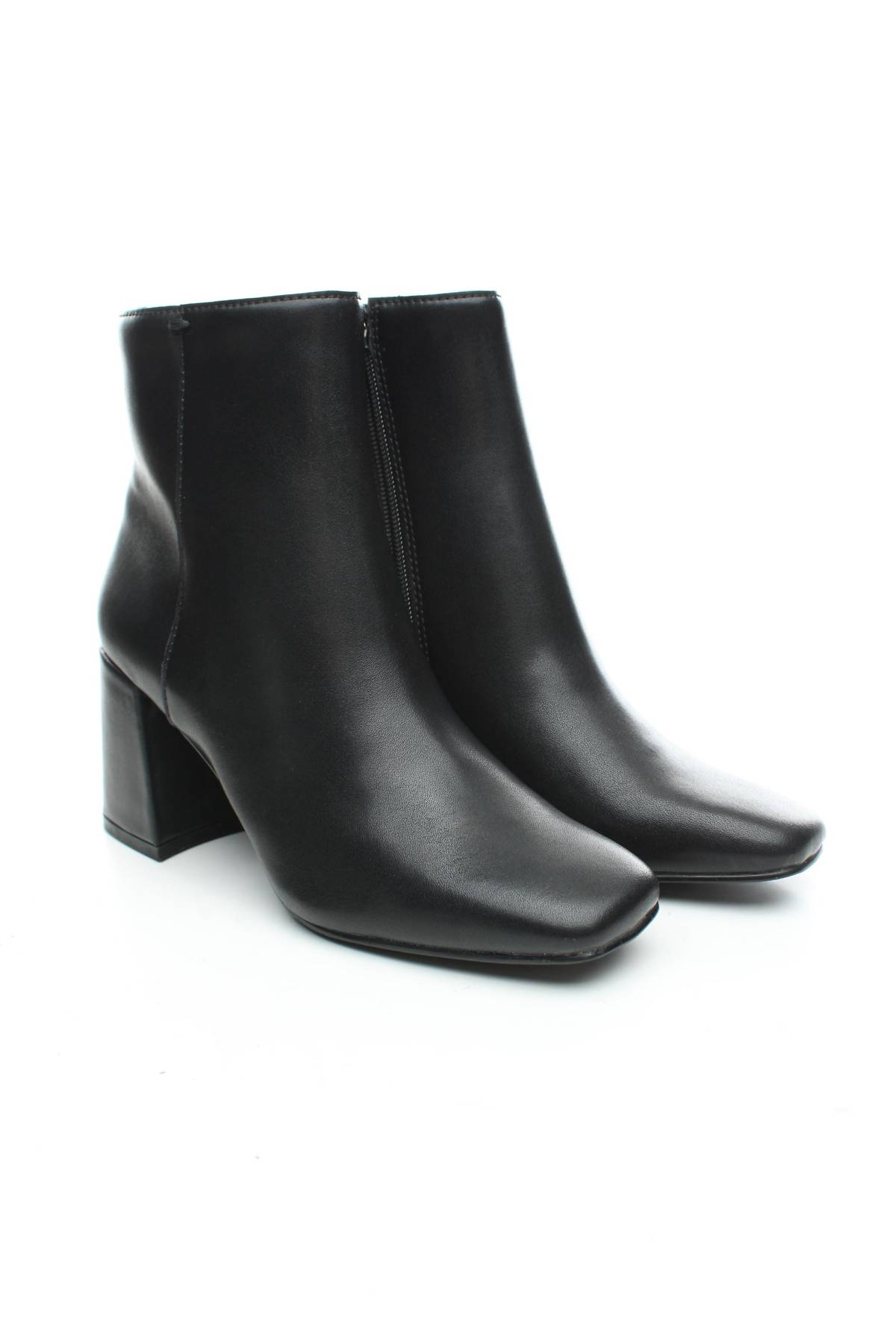 Γυναικεία μποτάκια Steve Madden3