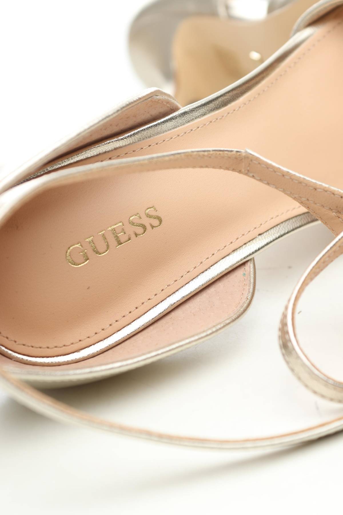 Γυναικεία παπούτσια Guess5