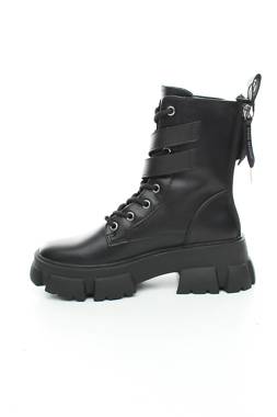 Γυναικεία μποτάκια Steve Madden2