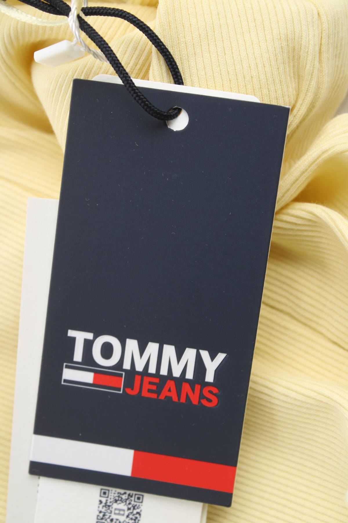 Γυναικείο αμάνικο Tommy Jeans3 - Contourshop.gr Γυναικείο αμάνικο Tommy Jeans3