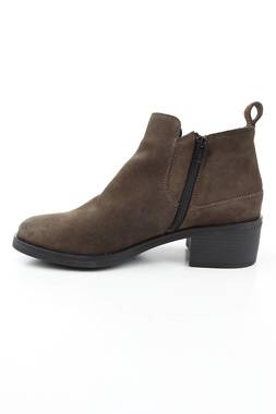 Γυναικεία παπούτσια Clarks2