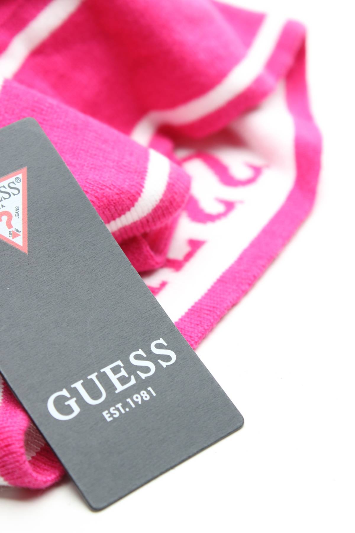 Σκουφάκι Guess3