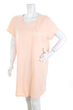 Дамска нощница Triumph1