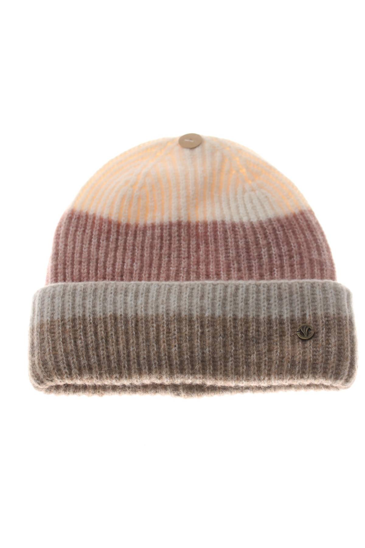 Шапка Fat Face1