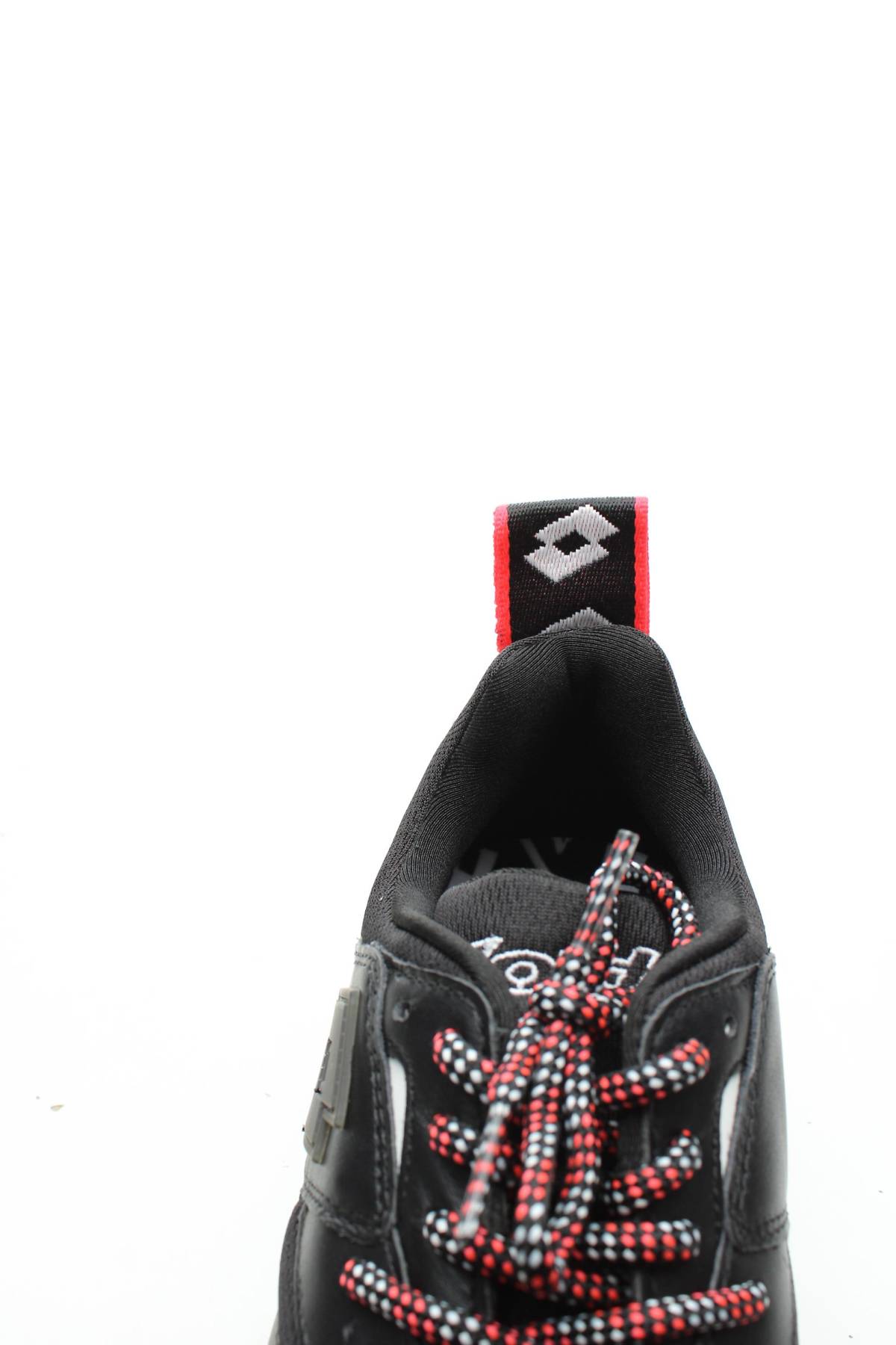 Маратонки Lotto5