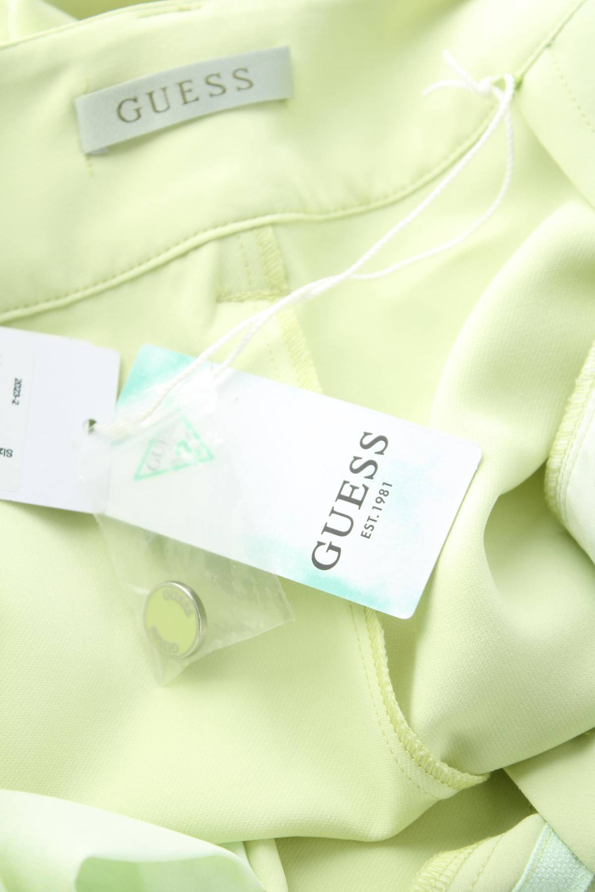 Γυναικείο σορτσάκι Guess3