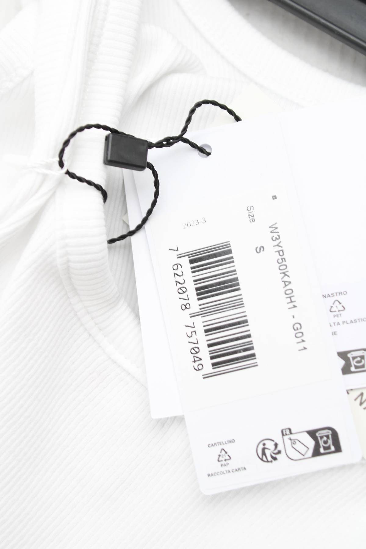 Γυναικείο αμάνικο Guess x Brandalised3