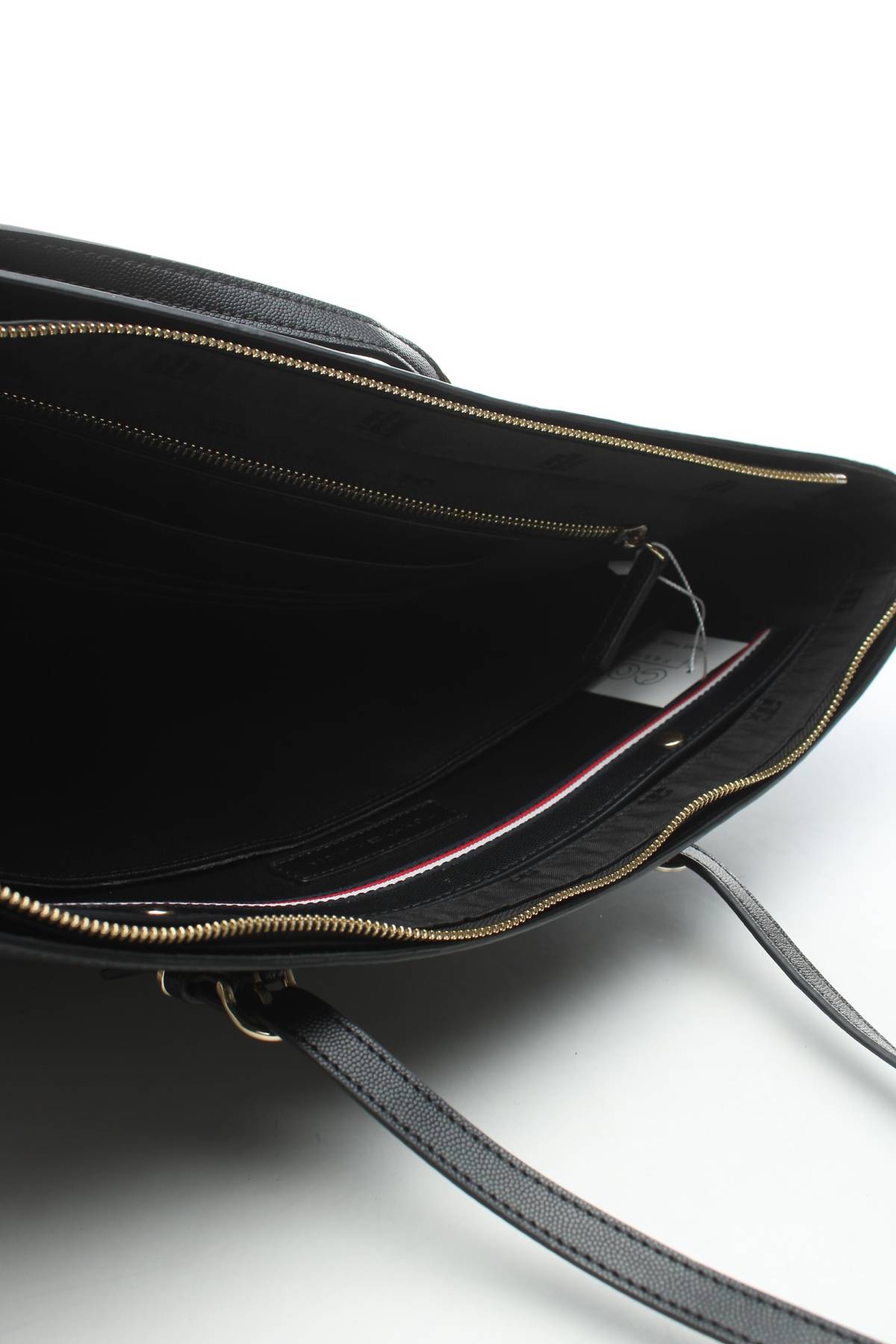Дамска кожена чанта Tommy Hilfiger3 - Contour.bg Дамска кожена чанта Tommy Hilfiger3