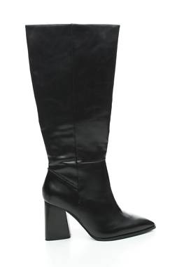 Γυναικείες μπότες Stradivarius1