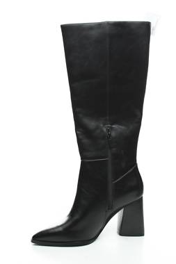 Γυναικείες μπότες Stradivarius2