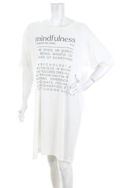 Дамска нощница Triumph1