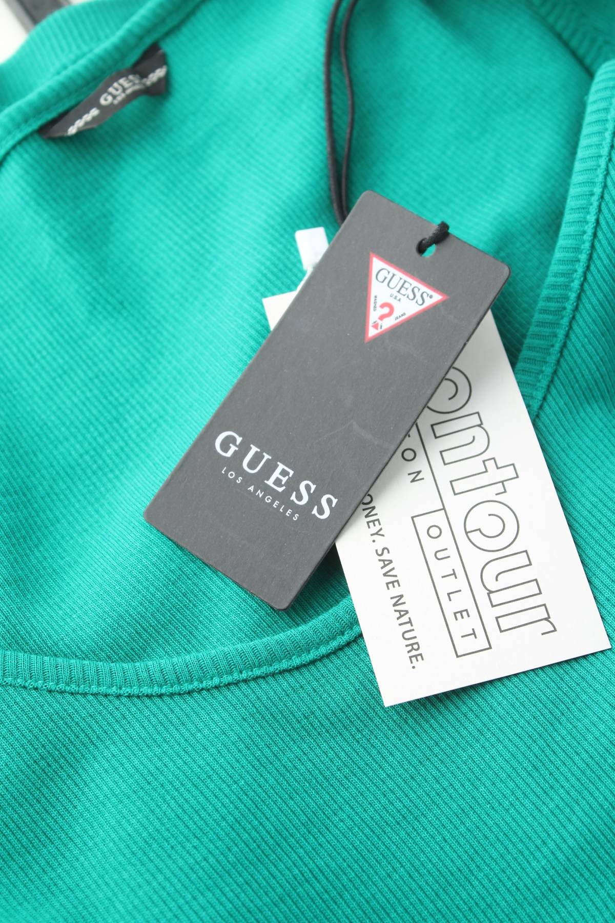 Γυναικείο αμάνικο Guess3