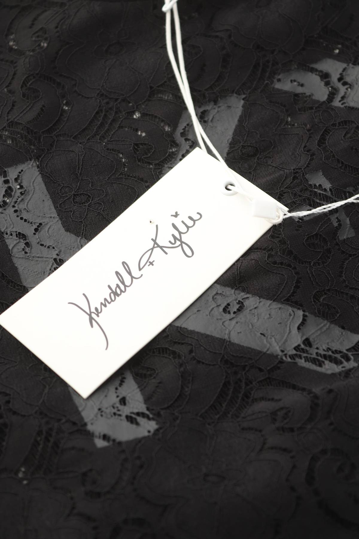 Γυναικεία μπλούζα Kendall + Kylie3