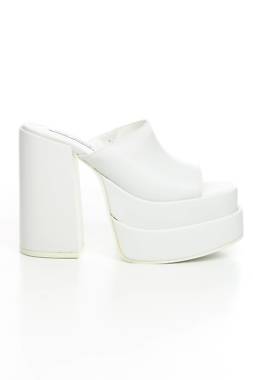 Πέδιλα Steve Madden1