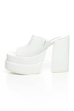 Πέδιλα Steve Madden2