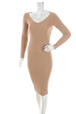 Рокля Guess1